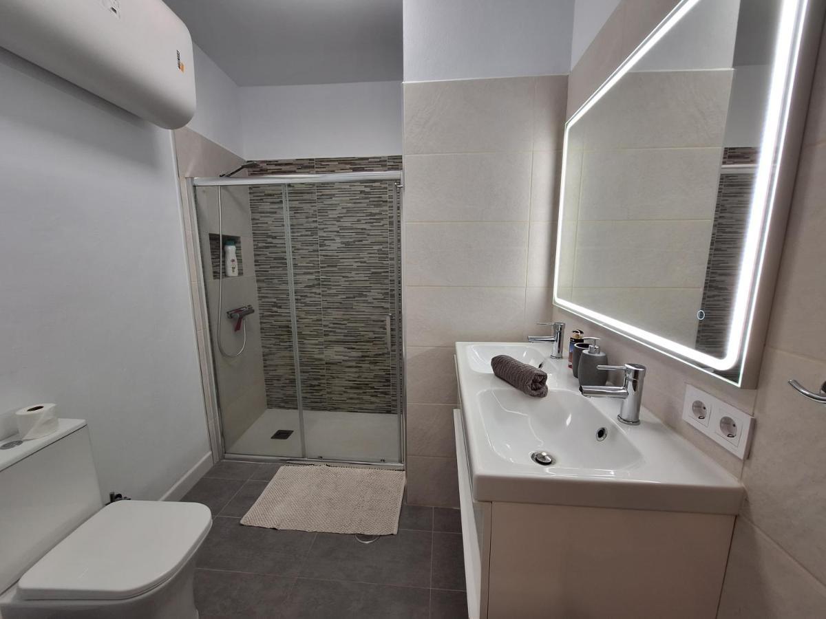 Habitacion Con Bano Privado En Un Piso Con Familia Santa Cruz de la Palma  Exterior photo
